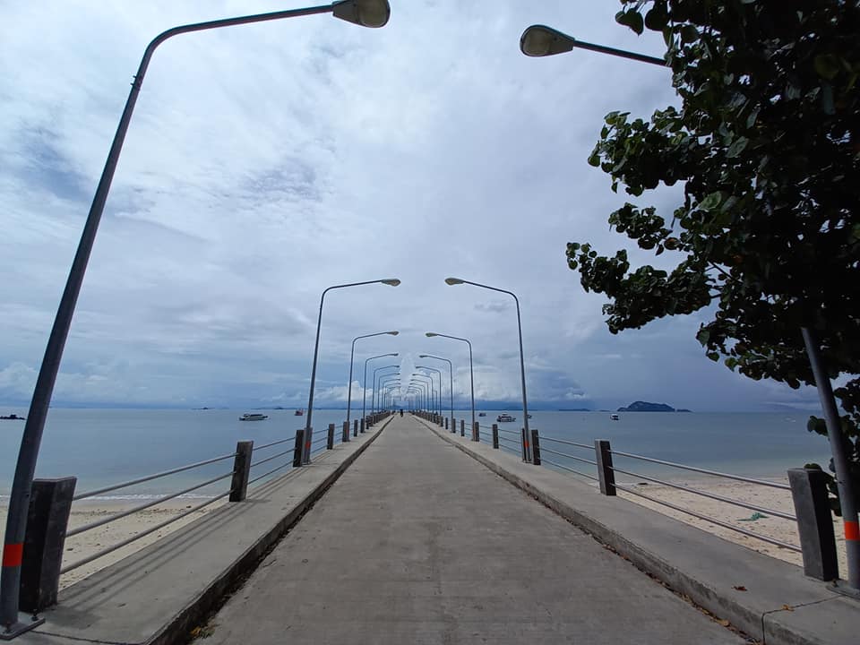 ท่าเรือโล๊ะจาก